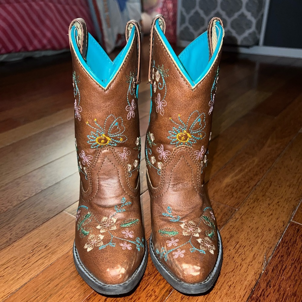 Shyanne Girls Floral Embroidery Western Boots